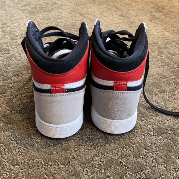 Jordan 1 Mids Smoke Grey - Picture 2 of 5